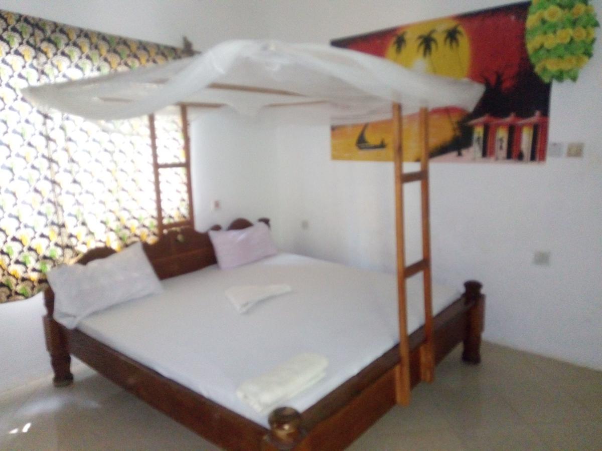 Asiya Beach Bungalow Нунгві Екстер'єр фото