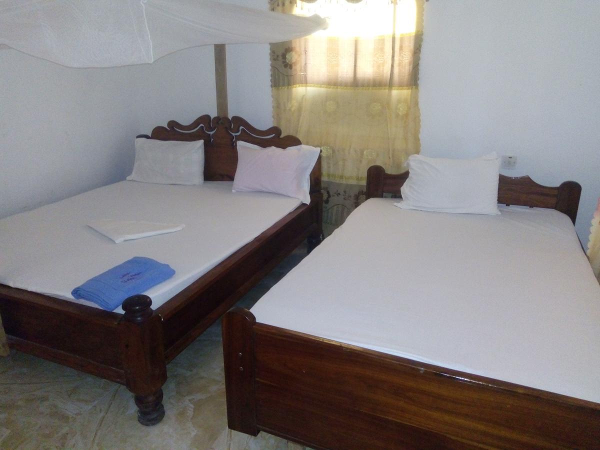 Asiya Beach Bungalow Нунгві Екстер'єр фото